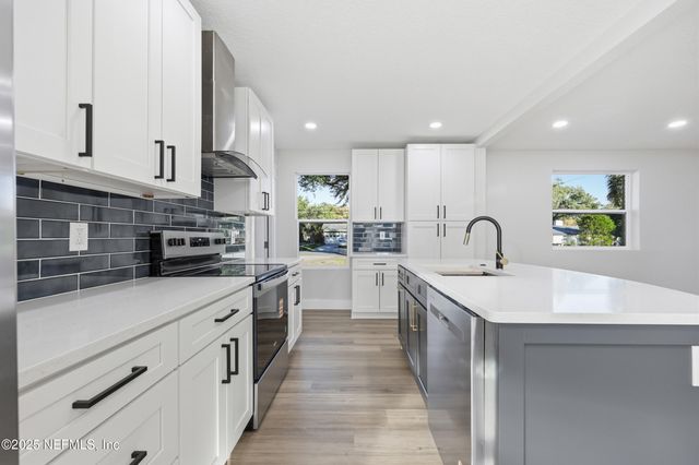 1440 HARBOR OAKS Road, Jacksonville, FL 32207