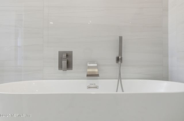 1440 HARBOR OAKS Road, Jacksonville, FL 32207