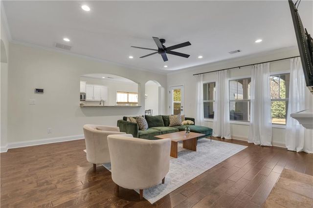 110 Sparrows Cove, Fayetteville, GA 30215