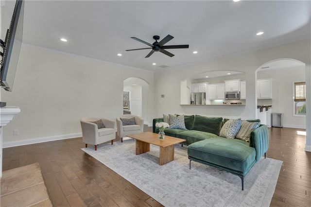 110 Sparrows Cove, Fayetteville, GA 30215