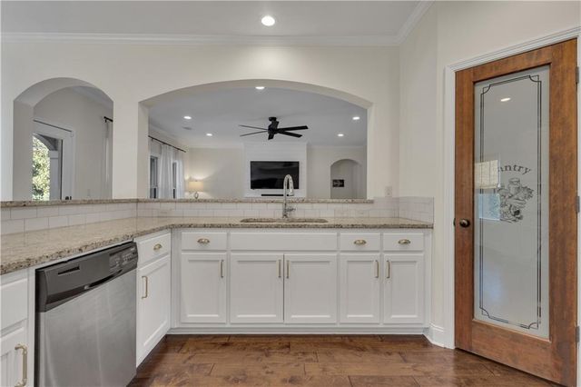 110 Sparrows Cove, Fayetteville, GA 30215