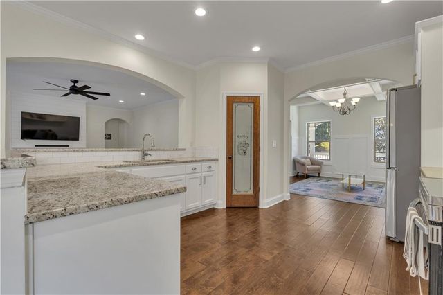 110 Sparrows Cove, Fayetteville, GA 30215