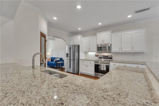 110 Sparrows Cove, Fayetteville, GA 30215