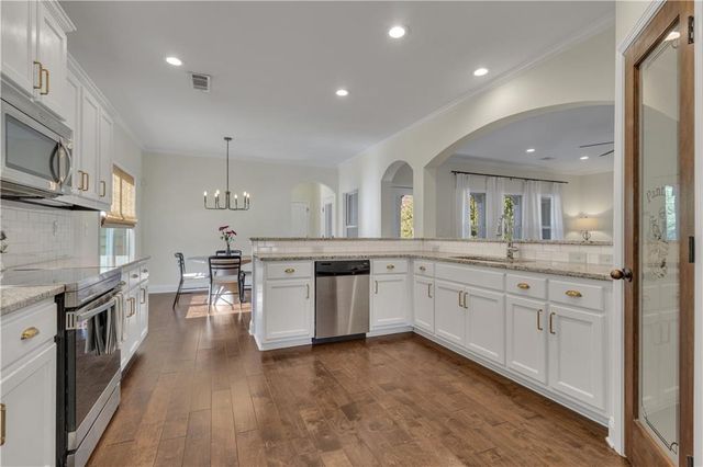 110 Sparrows Cove, Fayetteville, GA 30215