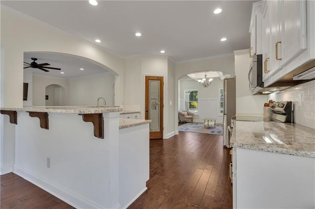 110 Sparrows Cove, Fayetteville, GA 30215