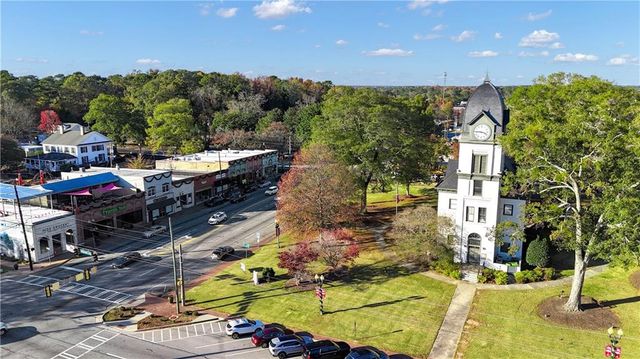 110 Sparrows Cove, Fayetteville, GA 30215