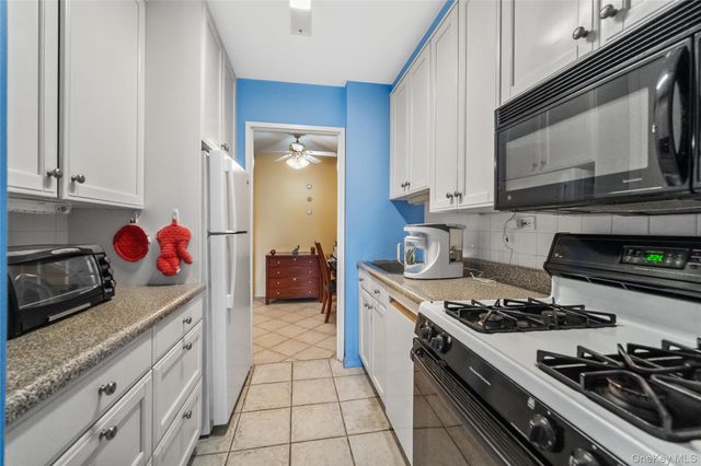 100 E Hartsdale Avenue 6LW, Hartsdale, NY 10530
