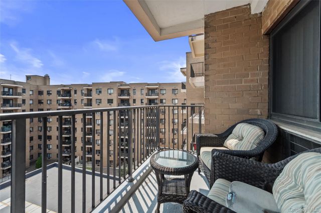 100 E Hartsdale Avenue 6LW, Hartsdale, NY 10530