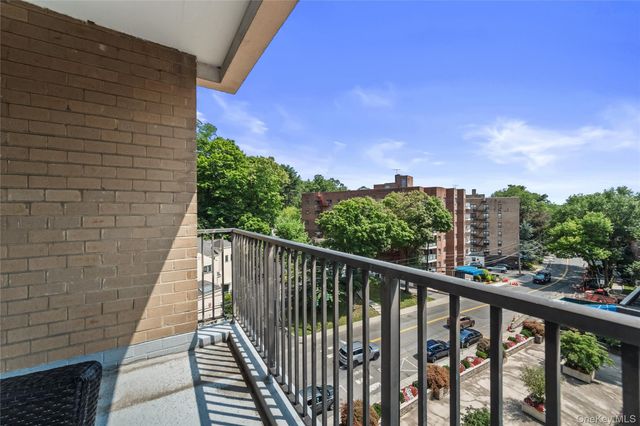 100 E Hartsdale Avenue 6LW, Hartsdale, NY 10530