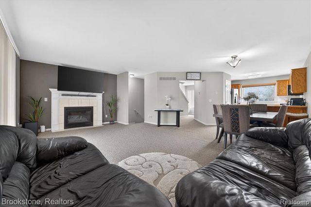 37744 Charter Oaks Boulevard 397, Clinton Township, MI 48036