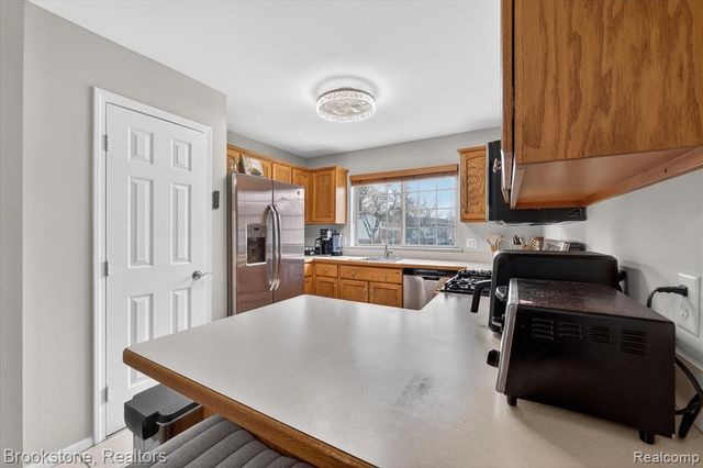 37744 Charter Oaks Boulevard 397, Clinton Township, MI 48036