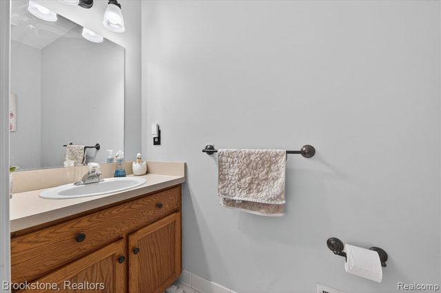 37744 Charter Oaks Boulevard 397, Clinton Township, MI 48036