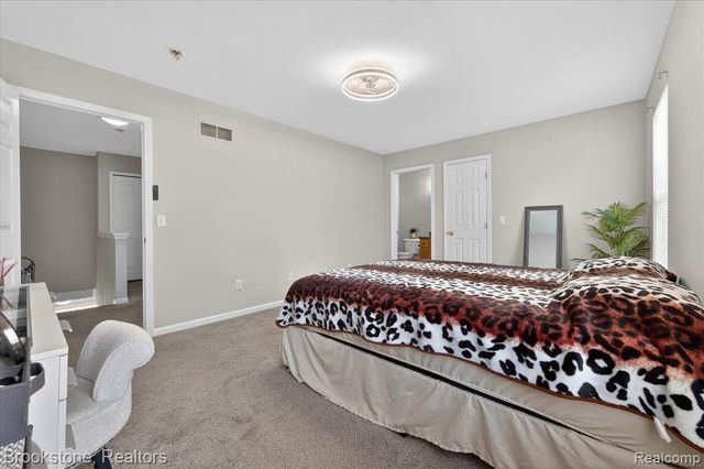 37744 Charter Oaks Boulevard 397, Clinton Township, MI 48036