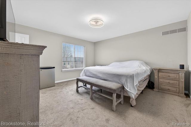 37744 Charter Oaks Boulevard 397, Clinton Township, MI 48036