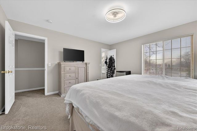 37744 Charter Oaks Boulevard 397, Clinton Township, MI 48036