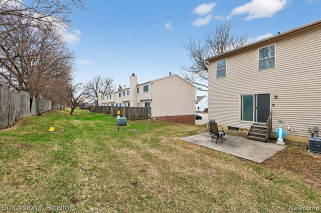 37744 Charter Oaks Boulevard 397, Clinton Township, MI 48036