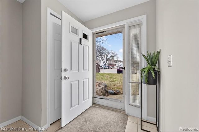 37744 Charter Oaks Boulevard 397, Clinton Township, MI 48036