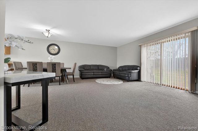 37744 Charter Oaks Boulevard 397, Clinton Township, MI 48036