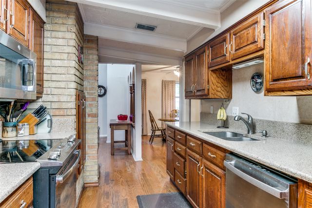 2412 Crestview Circle, Irving, TX 75062