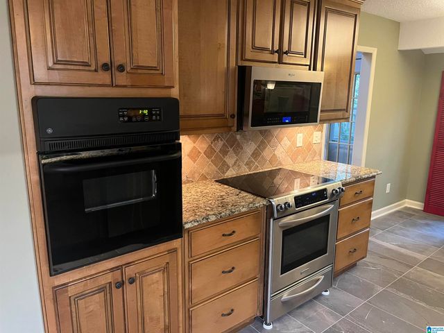 209 AVANTI CIRCLE, Hoover, AL 35226