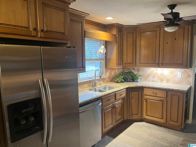 209 AVANTI CIRCLE, Hoover, AL 35226