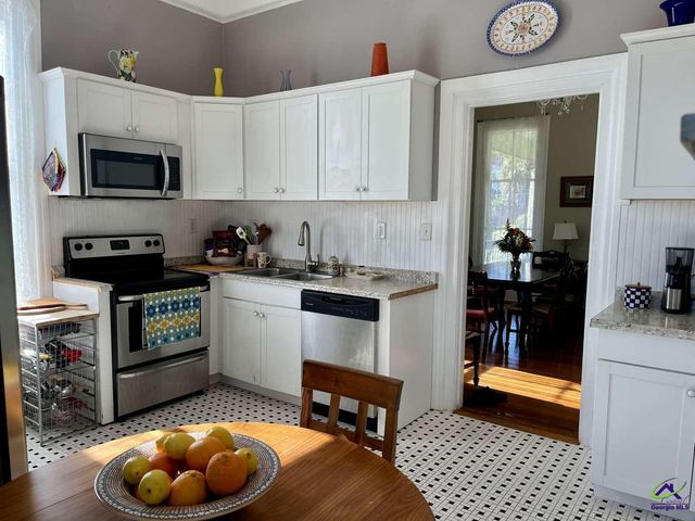 676 College Street, Macon, GA 31201