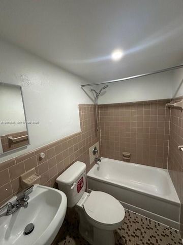 1400 S Douglas Rd 14, Coral Gables, FL 33134