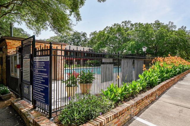 5223 Arboles Drive, Houston, TX 77035