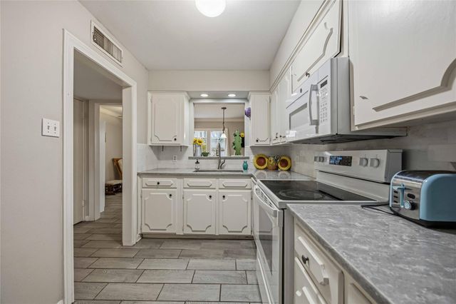 5223 Arboles Drive, Houston, TX 77035