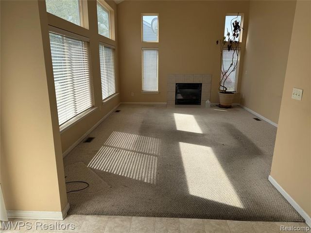 840 Andover Woods Drive, Fenton, MI 48430