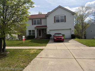 840 Andover Woods Drive, Fenton, MI 48430