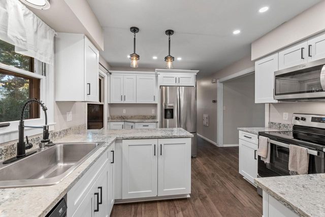 W174N9287 Joper ROAD, Menomonee Falls, WI 53051