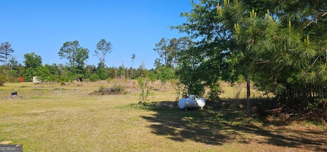 13637 HWY 23, Glennville, GA 30427