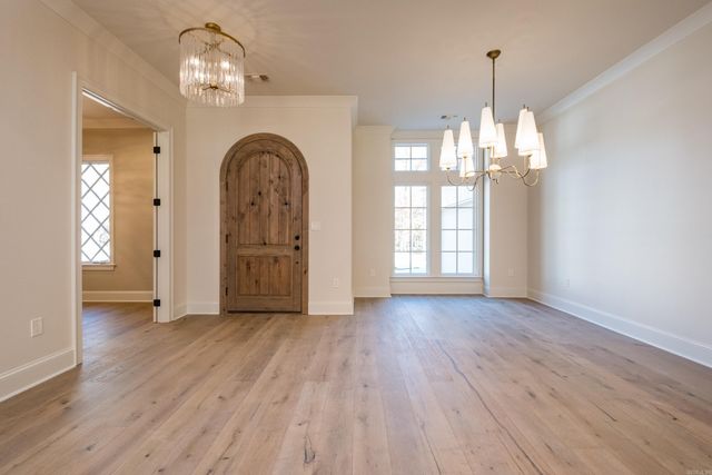 39 Miramont Circle, Little Rock, AR 72223