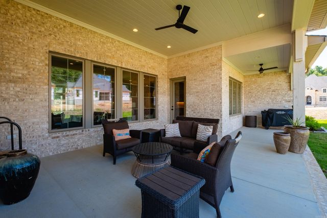 39 Miramont Circle, Little Rock, AR 72223
