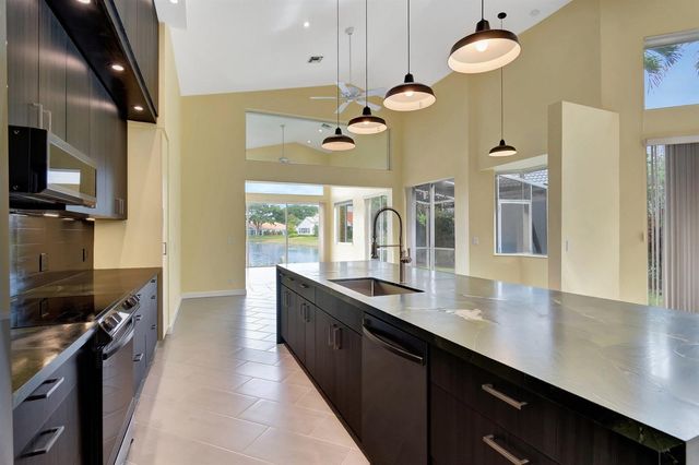 11922 Fountainside Circle, Boynton Beach, FL 33437