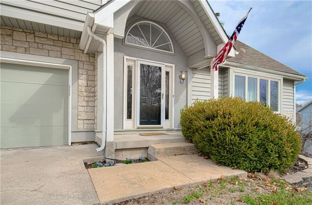 5916 Albervan Street, Shawnee, KS 66216