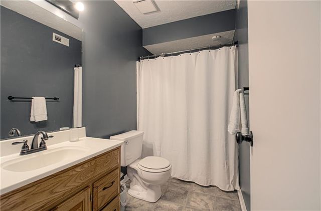 5916 Albervan Street, Shawnee, KS 66216