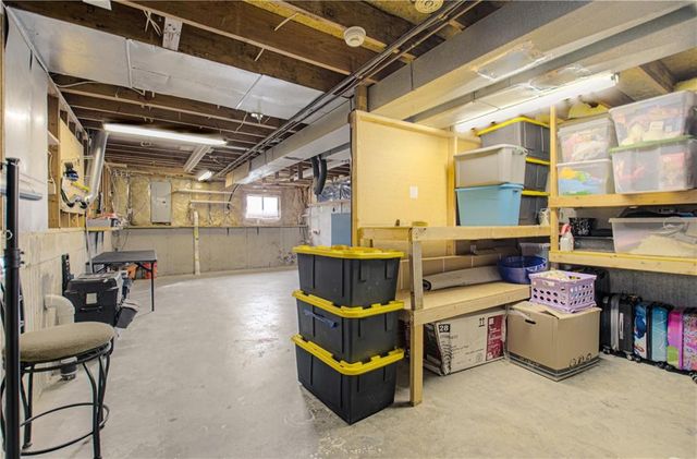 5916 Albervan Street, Shawnee, KS 66216