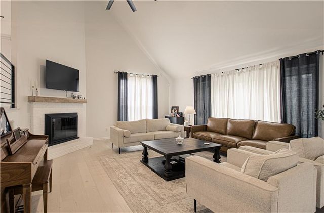 5916 Albervan Street, Shawnee, KS 66216