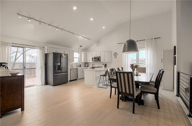 5916 Albervan Street, Shawnee, KS 66216