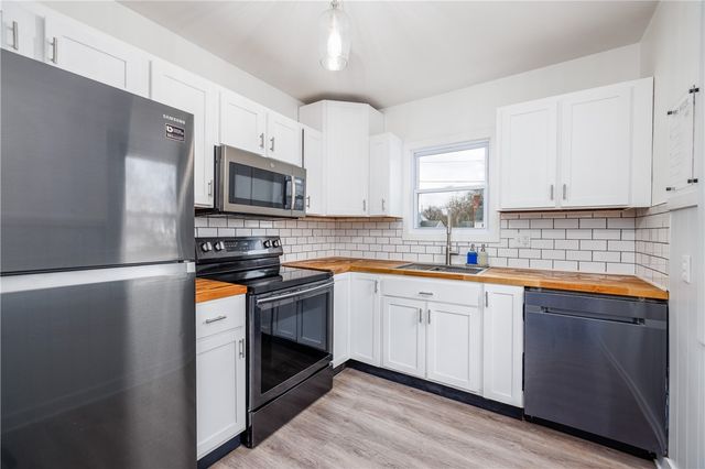 142 Cabot Road, Greece, NY 14626