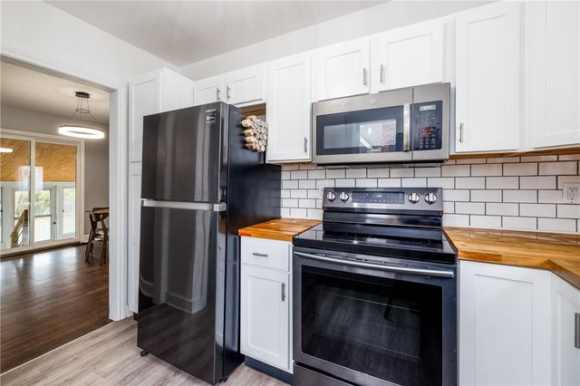 142 Cabot Road, Greece, NY 14626