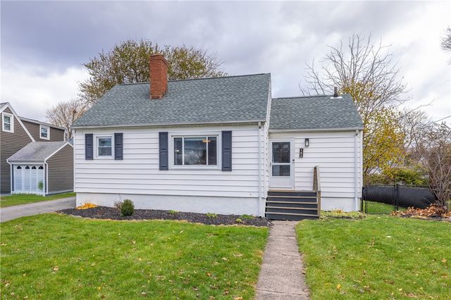 142 Cabot Road, Greece, NY 14626