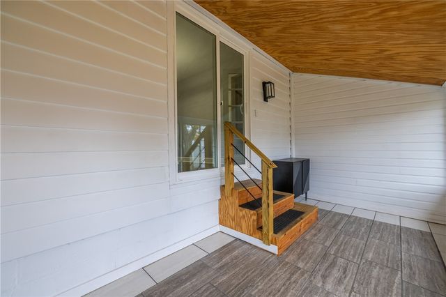 142 Cabot Road, Greece, NY 14626