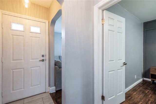 142 Cabot Road, Greece, NY 14626