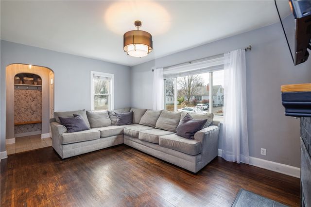 142 Cabot Road, Greece, NY 14626