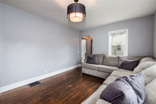 142 Cabot Road, Greece, NY 14626