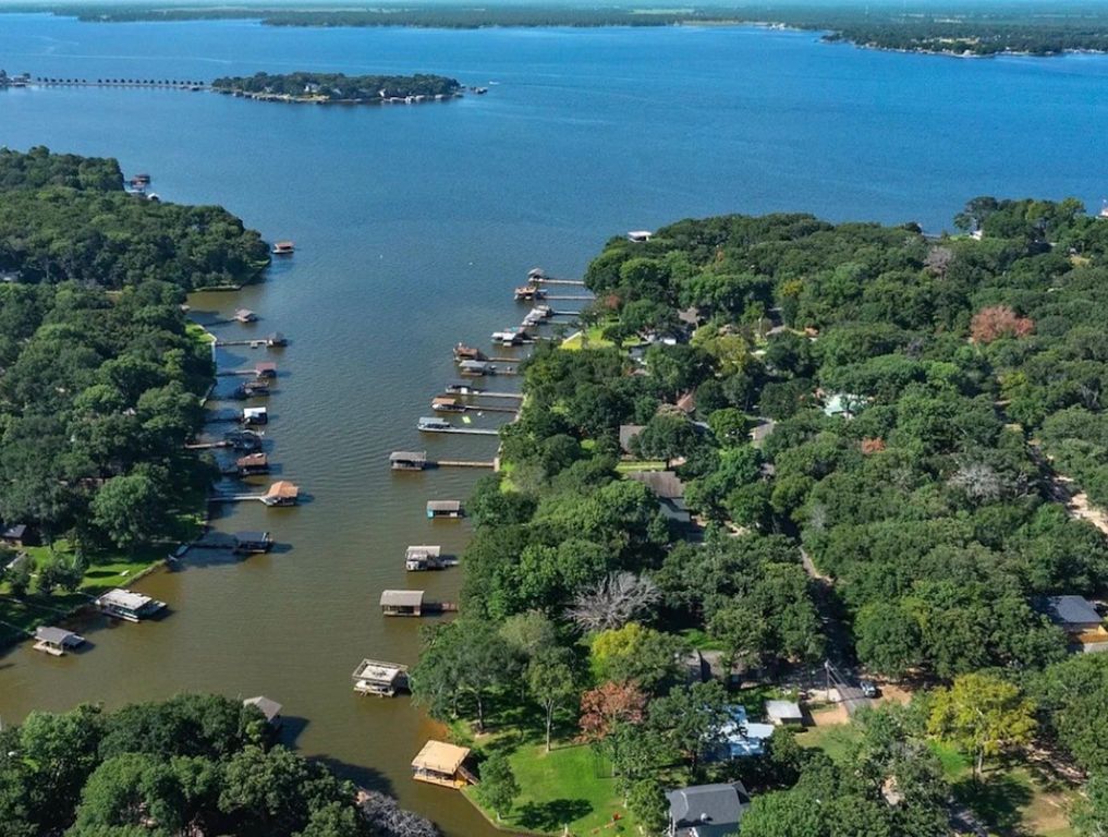 116 Sierra Madre Street, Payne Springs, TX 75156