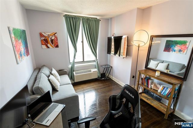 415 Newark Street 5A, Hoboken, NJ 07030